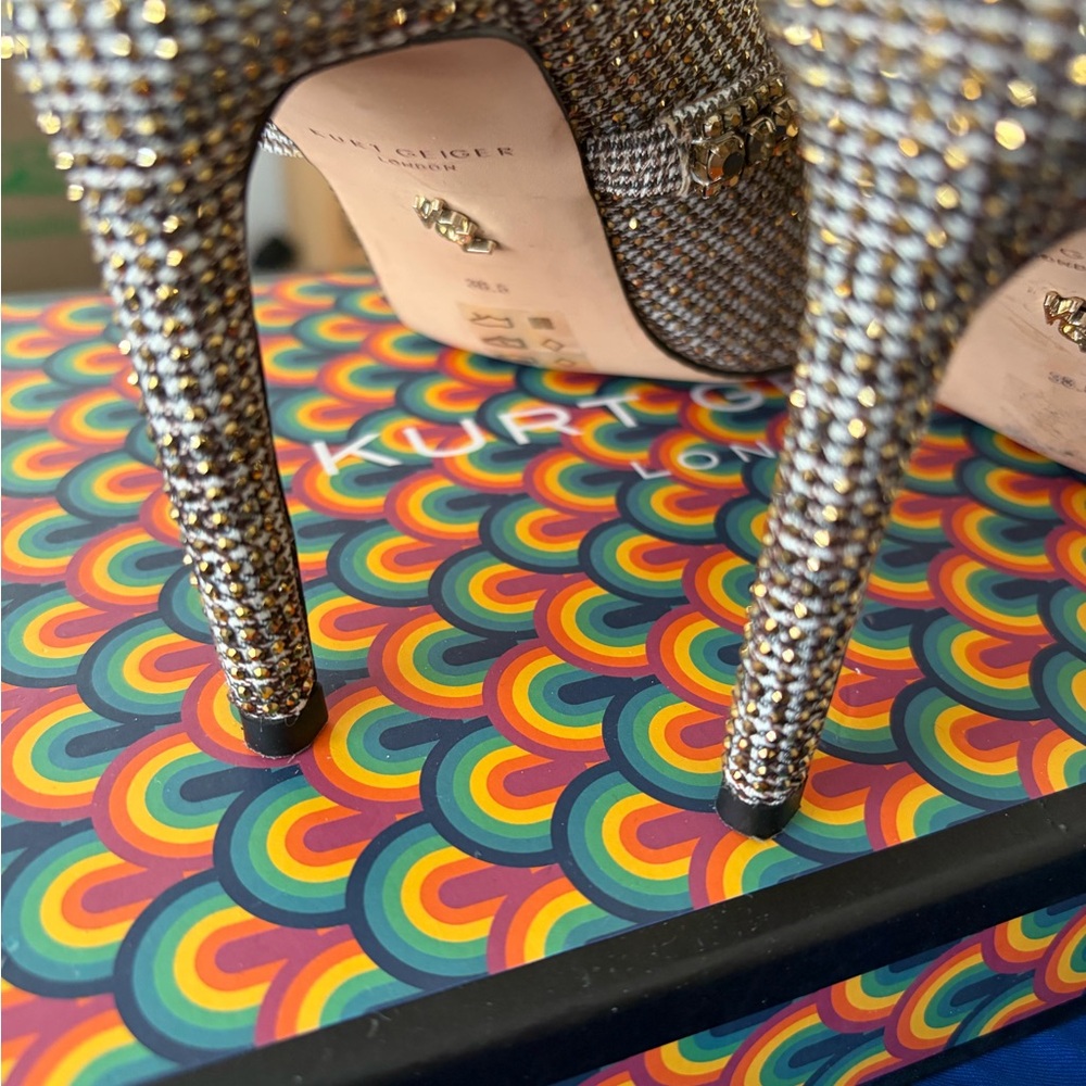 Kurt Geiger Elegant Brown Houndstooth Heels - Picture 4 of 5